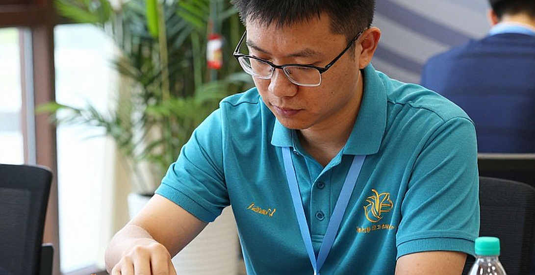 FIDE सर्वे: चार में से तीन महिला शतरंज खिलाड़ियों ने लैंगिक पूर्वाग्रह या उत्पीड़न का अनुभव बताया